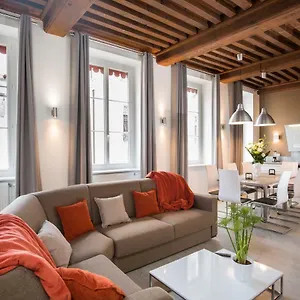 Cosy , Lyon France